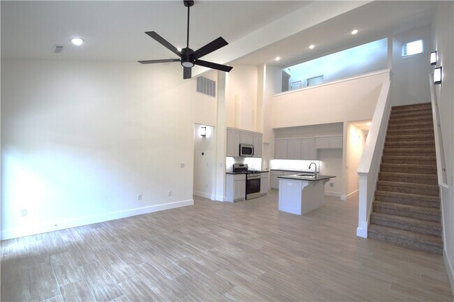 Building Photo - 672 Sun Meadows Loop