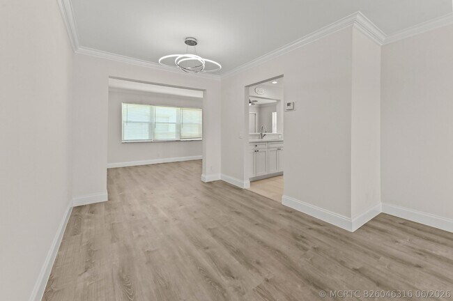 Foto del edificio - 717 SW 16th St
