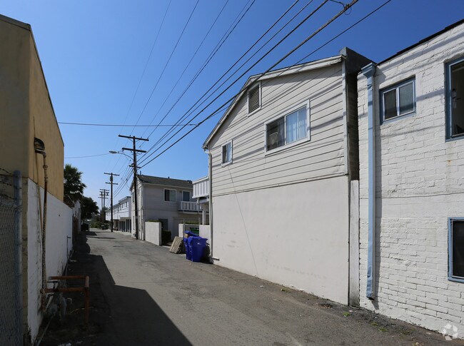 Building Photo - 2020 S Tremont St