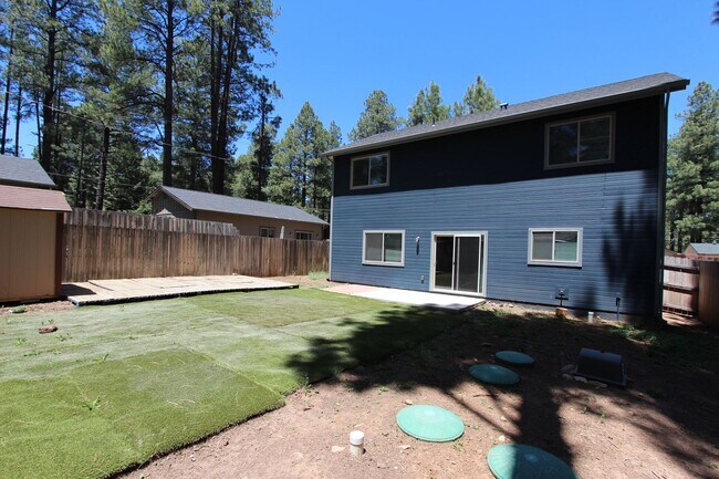 Foto del edificio - 3BR Home in Mountainaire | Open Layout + Fenced Yard