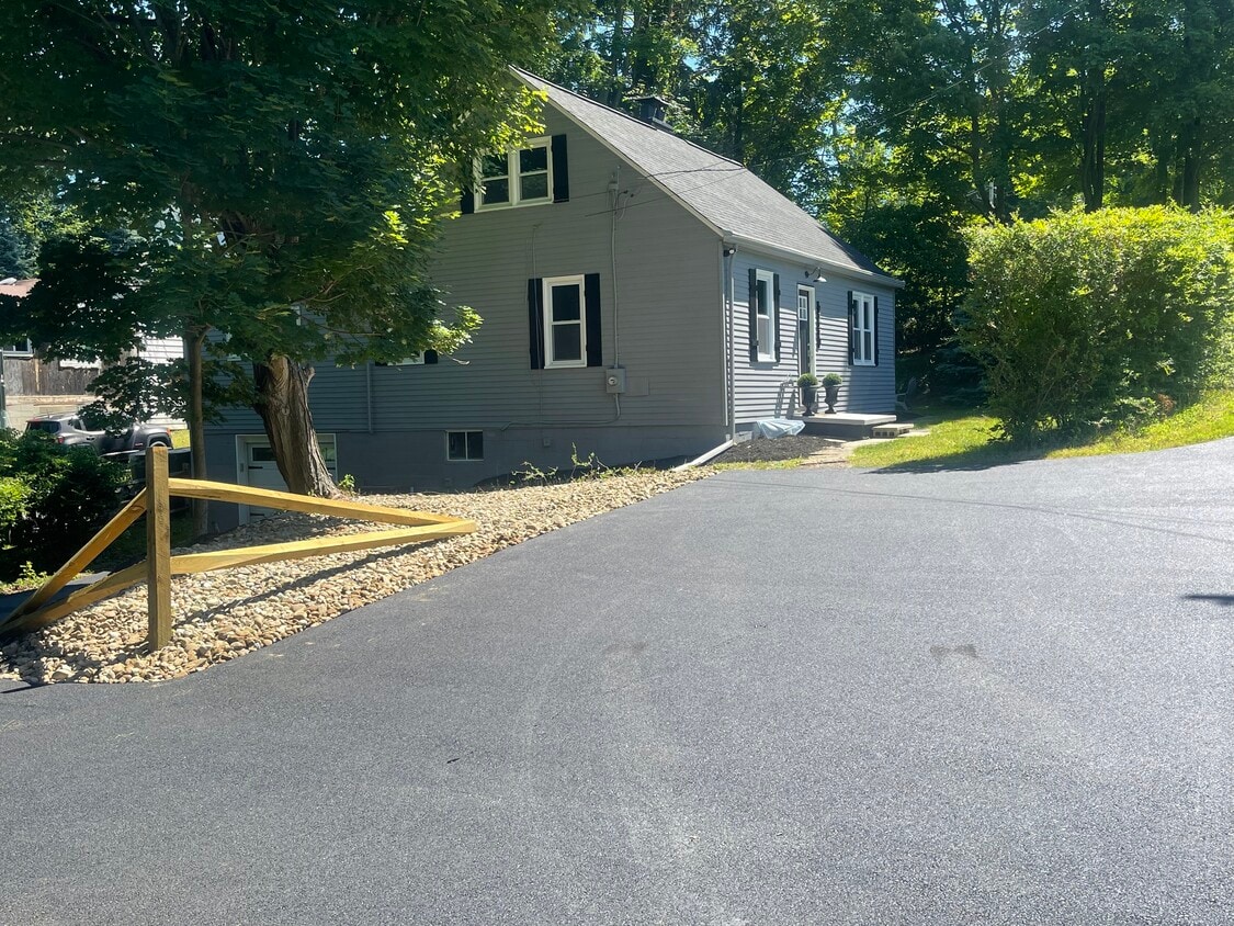 Primary Photo - 121 Ferndale Ave