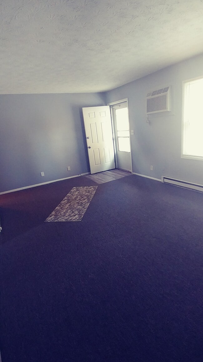 Living Room - 1109 State St