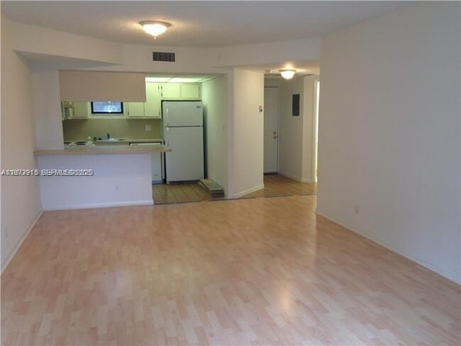 Building Photo - 8290 Lake Dr