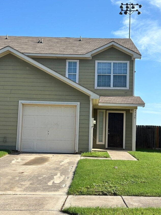 Foto principal - 4526-4528 Alamosa St