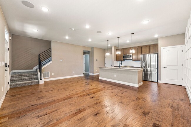 Foto del edificio - Modern Townhome in Commerce City!