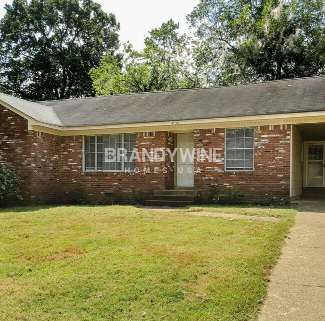 Building Photo - NEW LOWER RENTAL RATE LEASING SPECIAL: Rec...