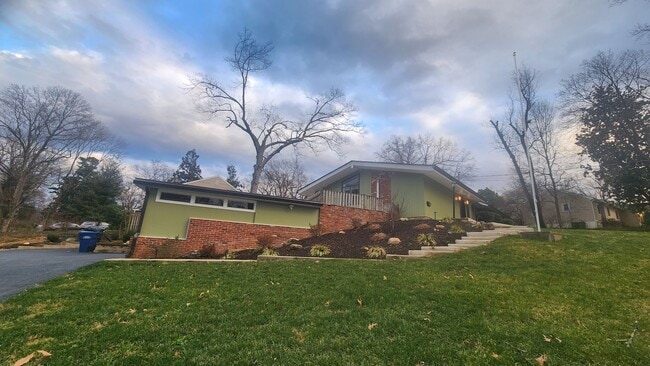 Photo - Beautiful Ft Hunt Area Home