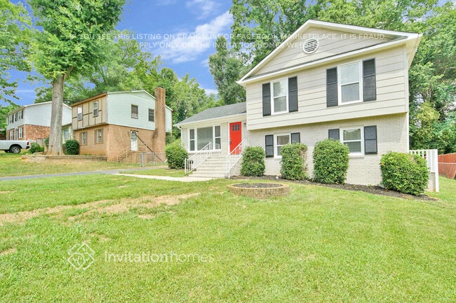 Foto del edificio - 6301 Old Coach Rd