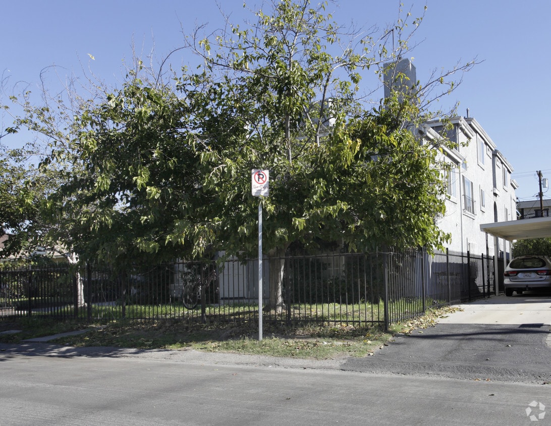 Building Photo - 6406 Denny Ave