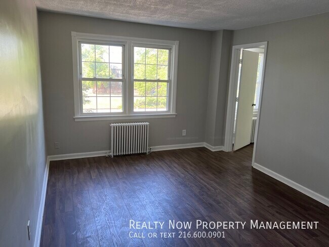 Foto del edificio - 2481 Noble Rd