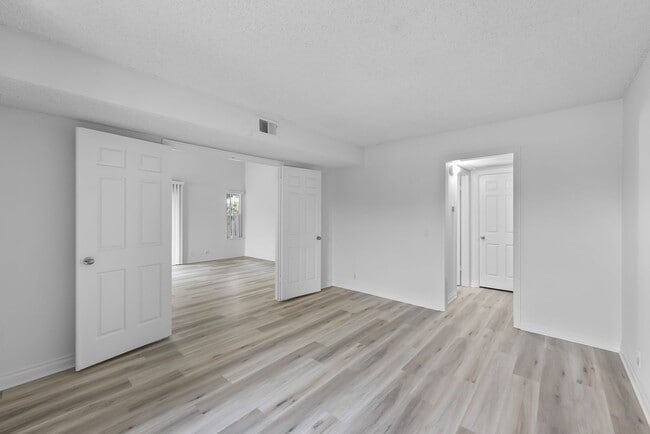 Building Photo - Beachpoint Apartments