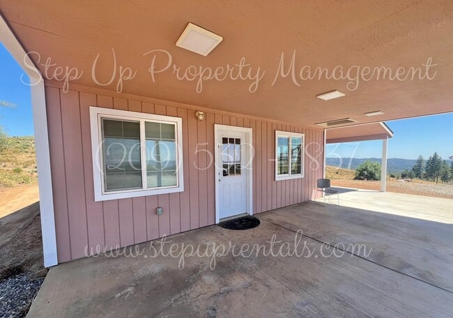 Building Photo - 8440 Ponderosa Way