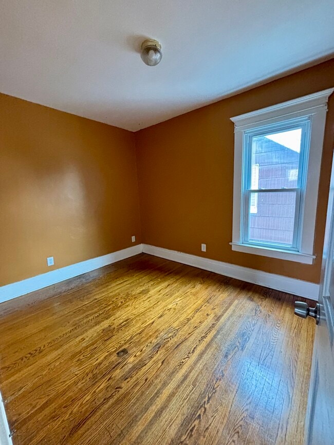 Building Photo - 89 Ullman St
