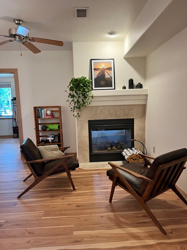 Foto principal - 3710 N Oakland Ave