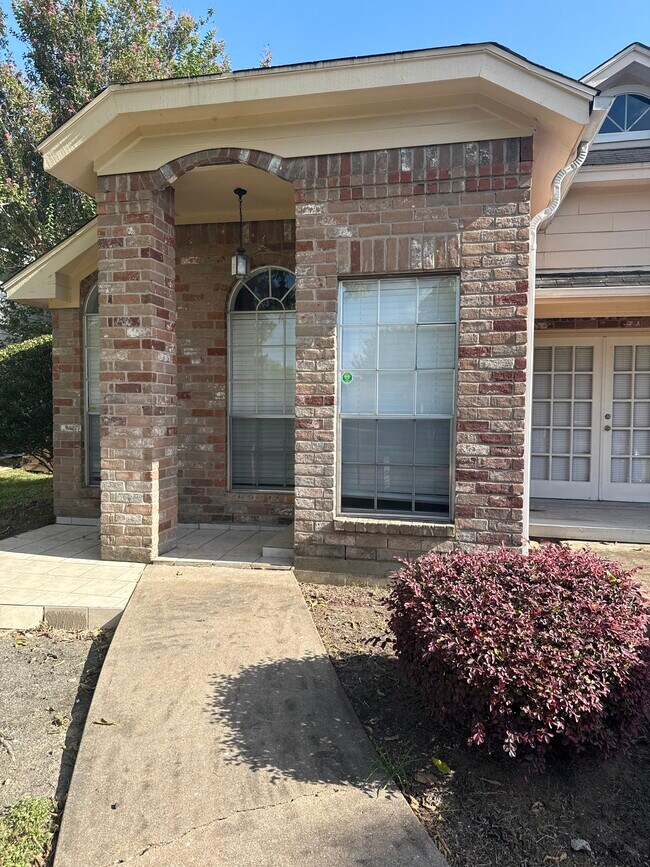 Building Photo - 15827 Beechnut St