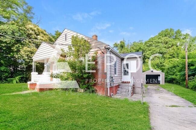 Photo - 1804 Shady Mt Ave NE House