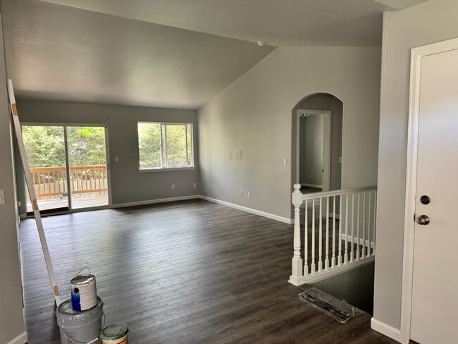 Living room - 1908 Sherwood Ln