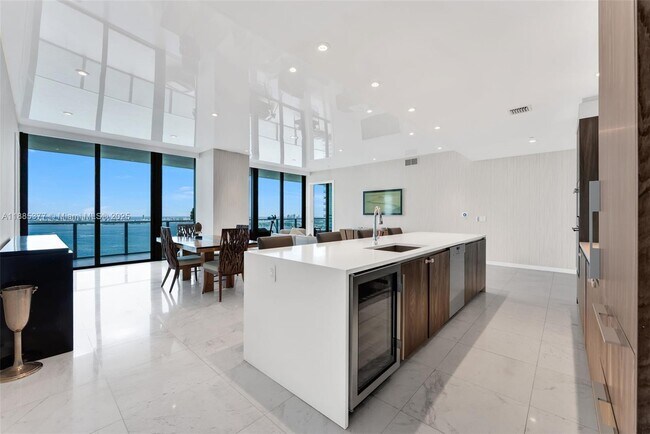 Foto del edificio - 480 NE 31st St