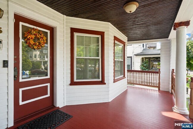 Foto del edificio - 165 Claremont Ave