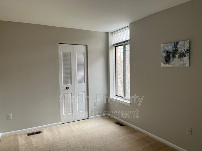 Building Photo - 616 15th St S