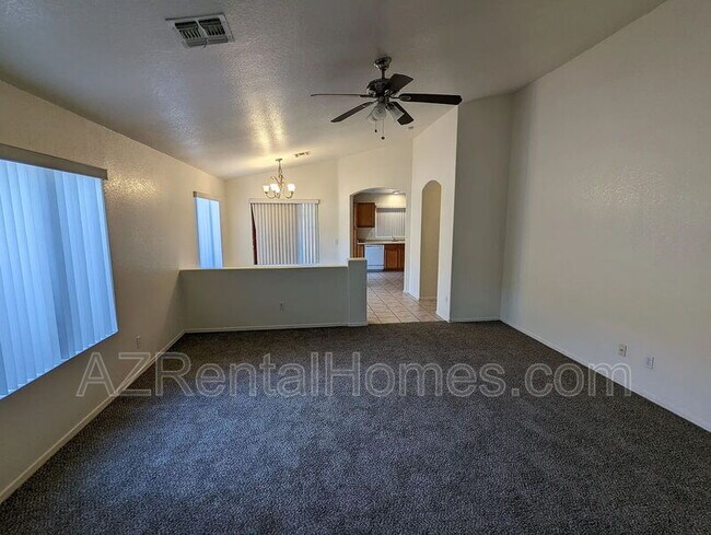 Foto del edificio - 701 S 122nd Ave