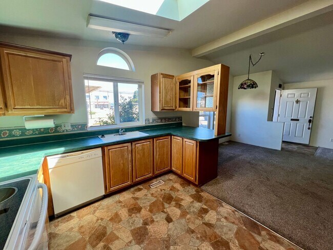 Foto del edificio - Spacious 2 Bed, 2 Bath Home