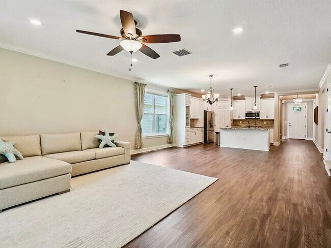 Building Photo - 85311 Champlain Dr