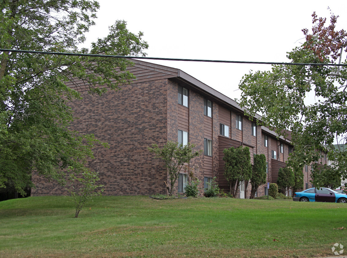 Building Photo - Tower Heights Apartments