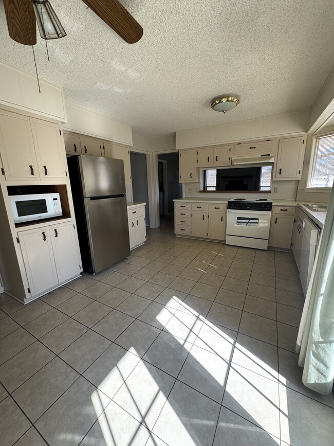 Foto del edificio - 2412 Asbury St