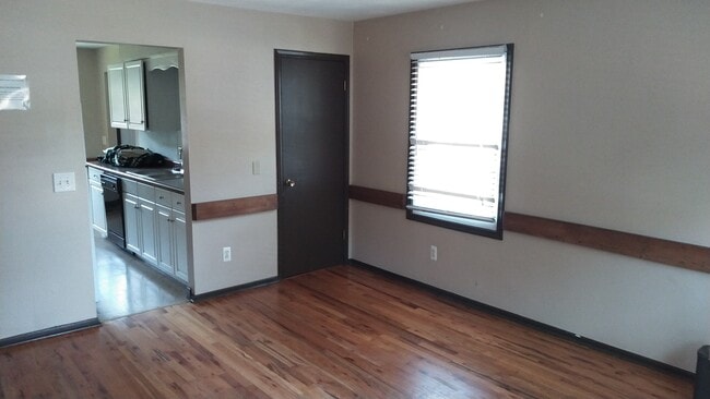 Building Photo - 1224 Frye Ave