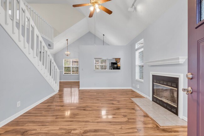 Foto del edificio - 5904 Colchester Dr