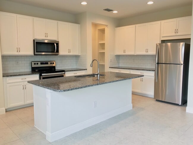 Building Photo - 5518 Viola Lee Wy