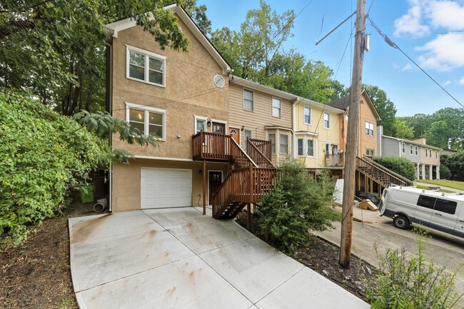 Building Photo - 4541 Coopers Creek Pl SE