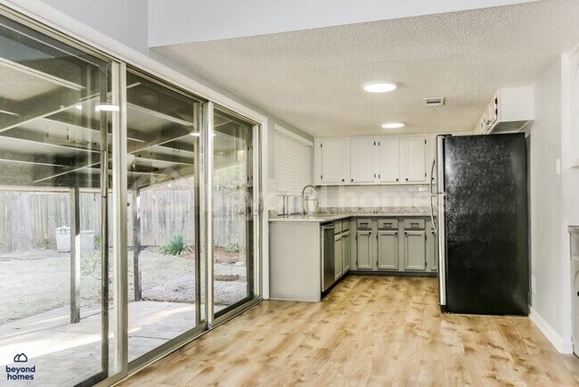 Foto del edificio - MOVE-IN READY! Great 3 Bed, 2 Bath Home in...