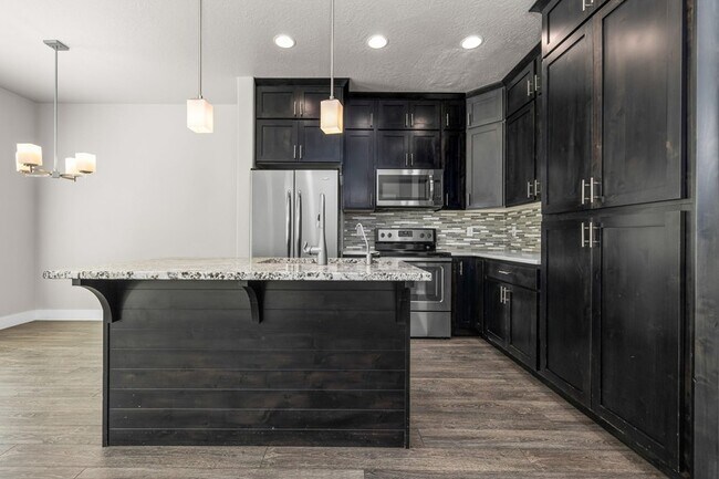 Building Photo - 626 N Preserve Dr