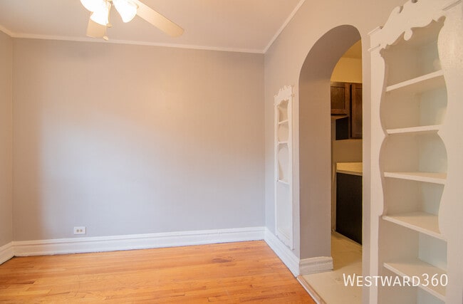 Building Photo - 1620 W Farwell Ave