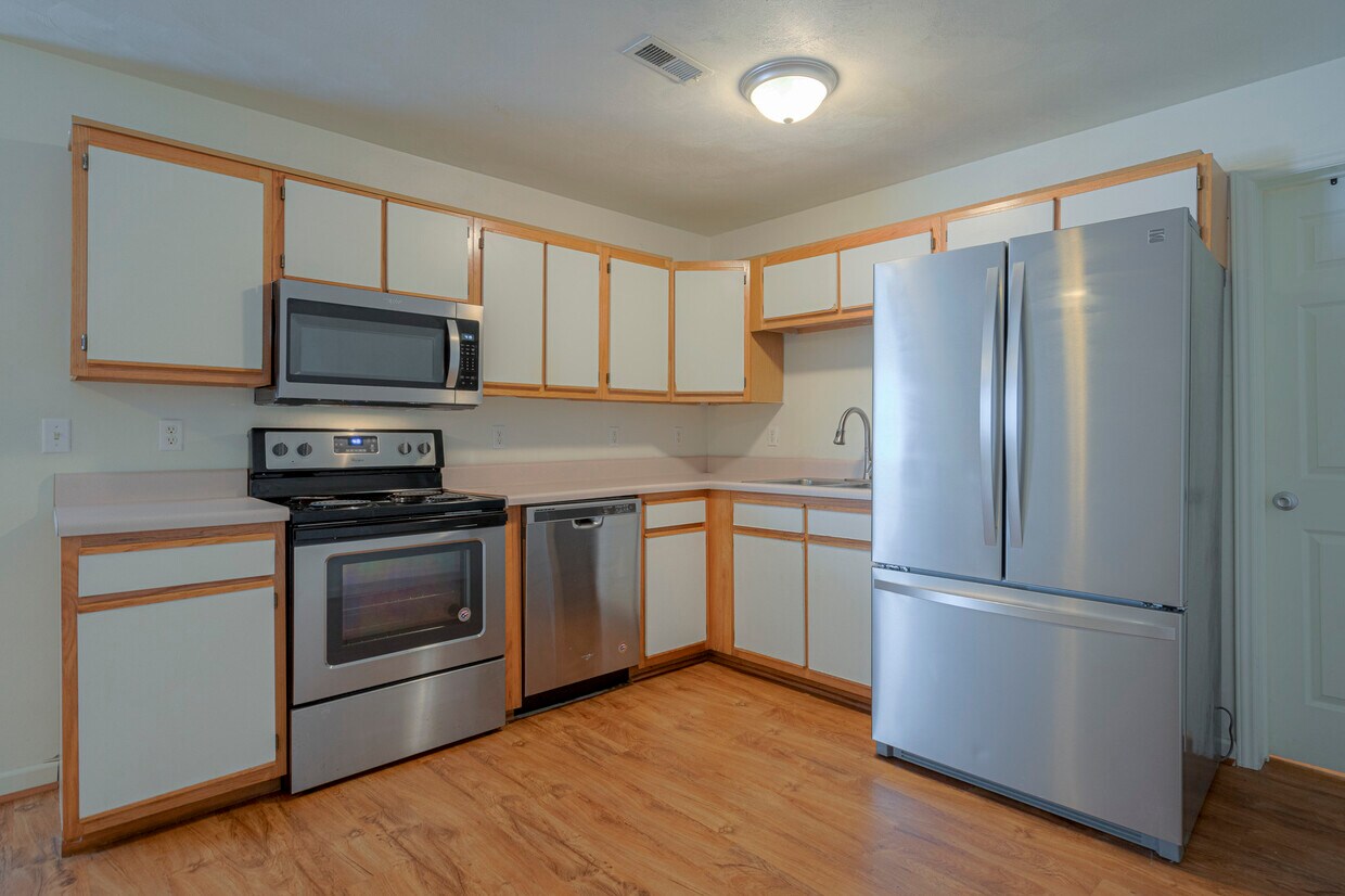 Foto principal - 913 Giles Rd
