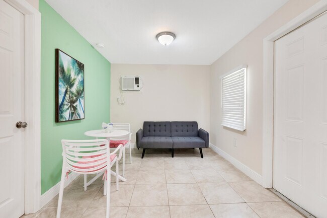 Foto del edificio - 275 NW 81st St.
