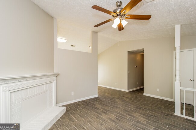 Foto del edificio - 10416 Larrack Ct