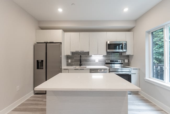 Foto del edificio - 665 N 35th St