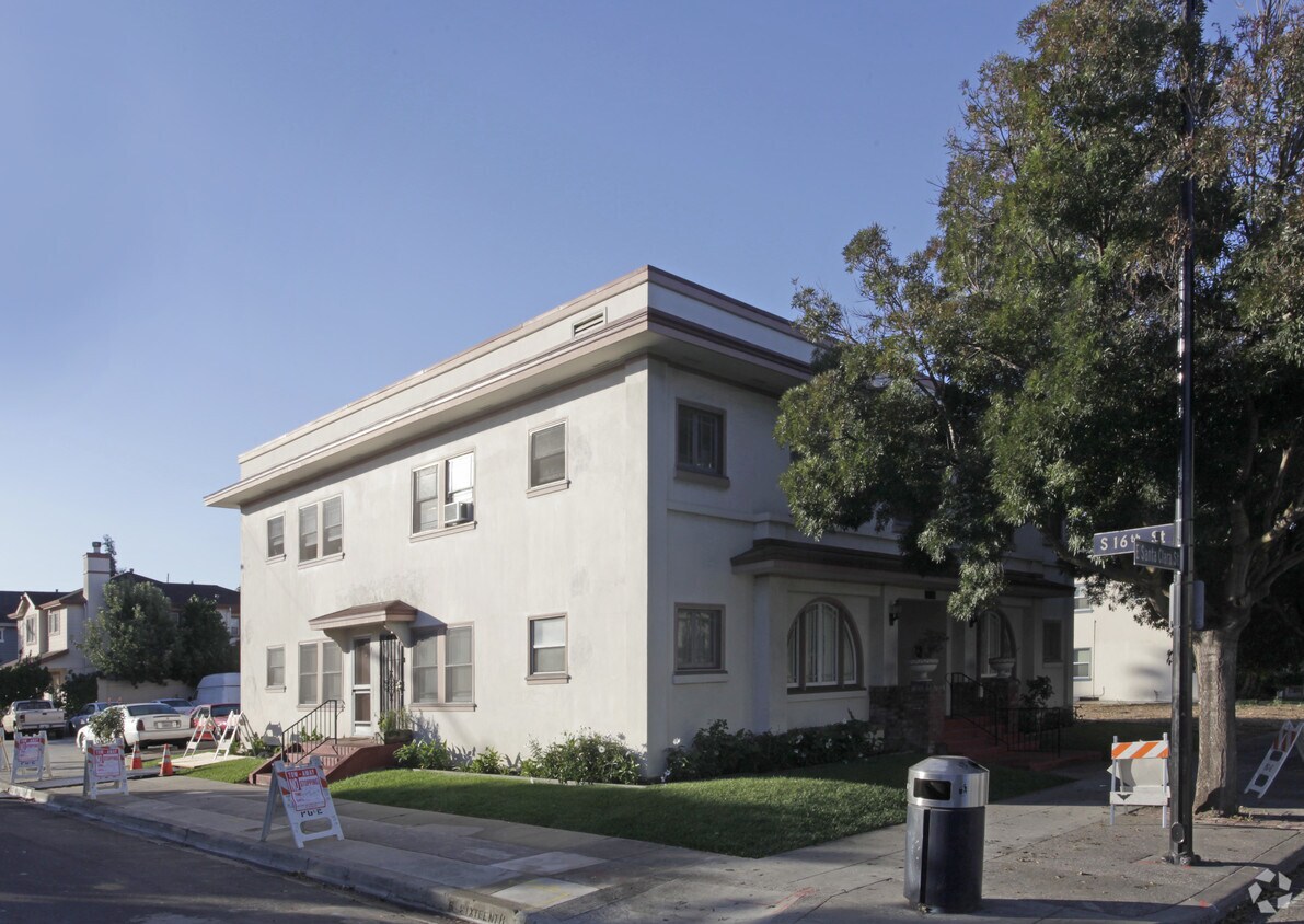 Building Photo - 748 E Santa Clara St
