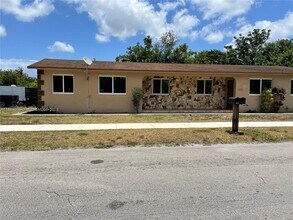 Building Photo - 1095 N 59th Ave