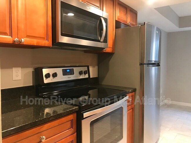 Building Photo - 10212 Bushman Dr