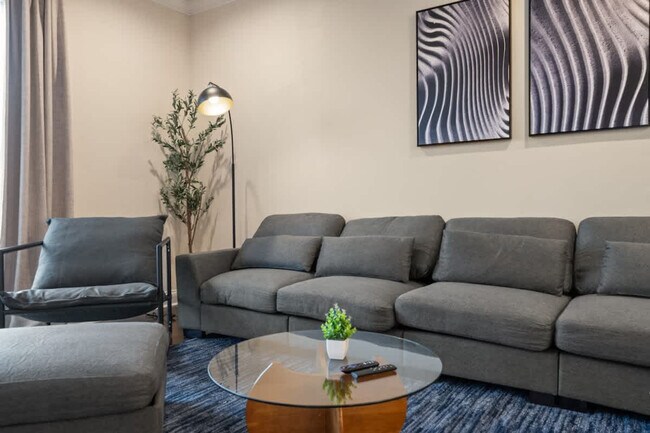 Foto del edificio - 3339 Bending Birch Pl