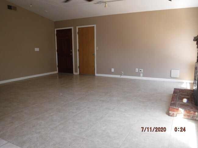 Foto del edificio - 1706 Brookglen Dr