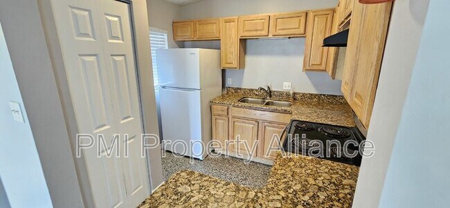 Foto del edificio - 114 Azalea Ln