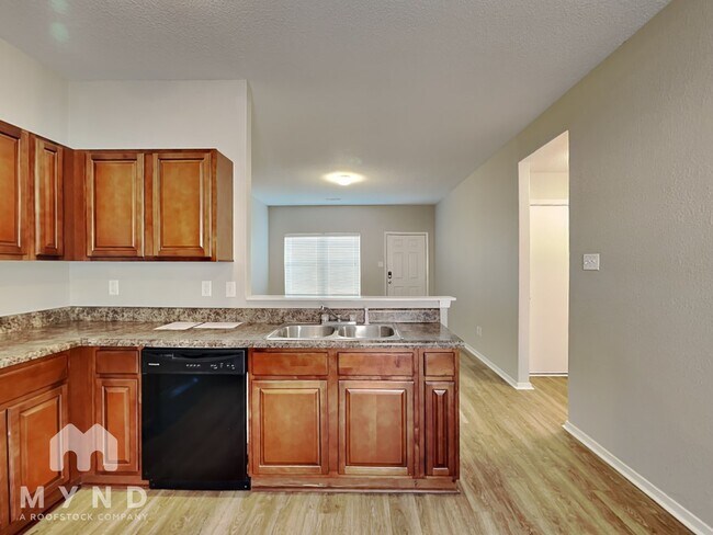 Foto del edificio - 7024 Pearl Vly Cv