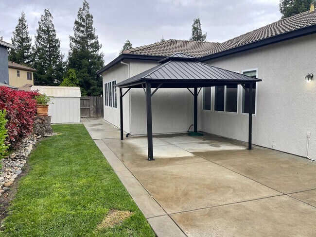 Foto del edificio - Immaculate 4br Pet Friendly Home in Morada