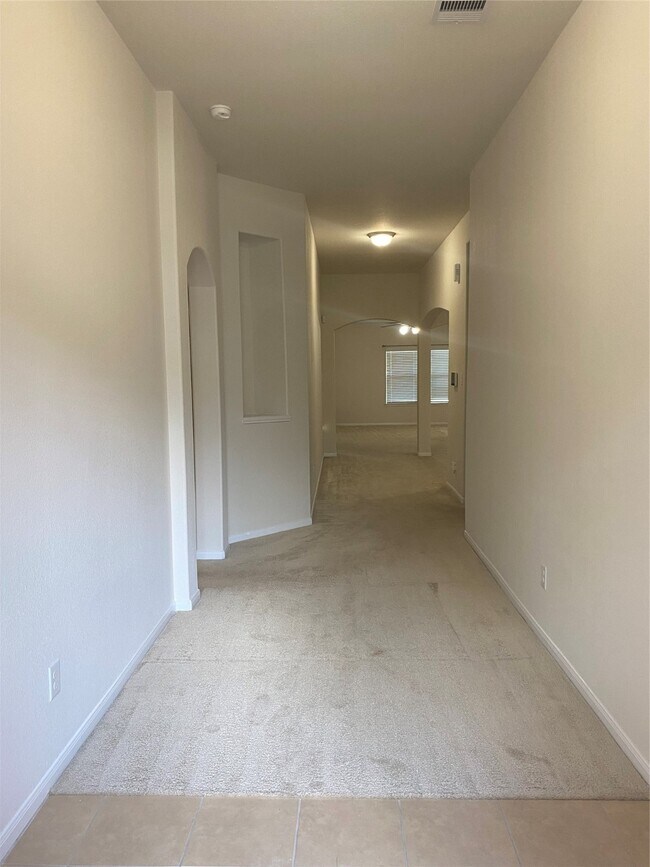 Foto del edificio - 6534 Capridge Dr