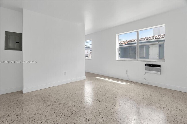 Foto del edificio - 644 SW 10th St